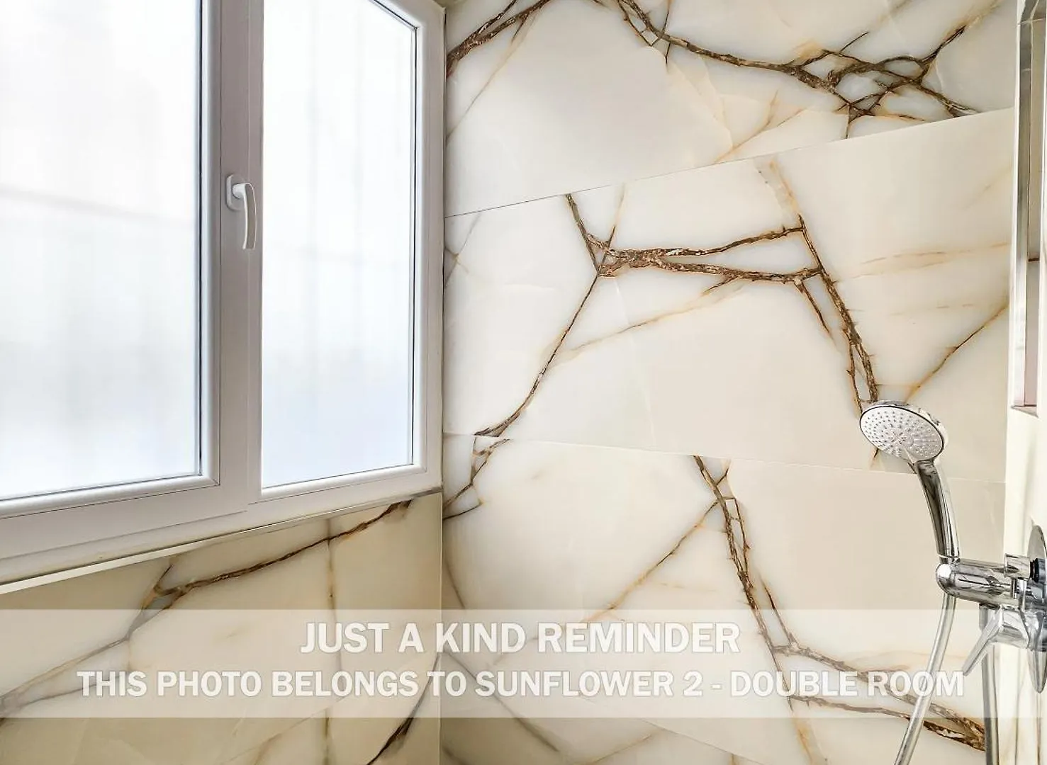 Sunflower Rooms تيرانا